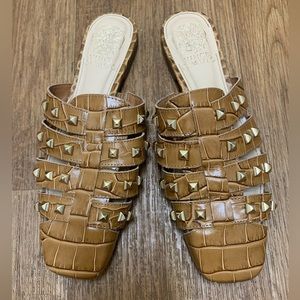Vince Camuto Lendinna Croco Print Studded Leather Woven Fisherman Mules Size 6.5